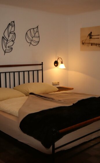 Schlafzimmer 1