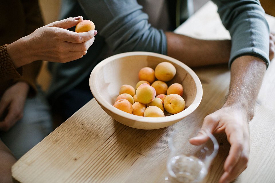 Schale voll mit Marillen 