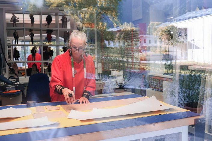 Sabine bei der Arbeit