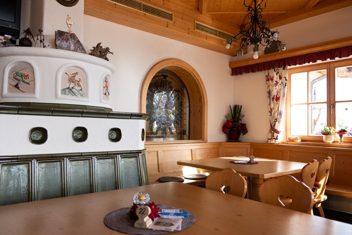 Tisch im Hahnenkammstüberl