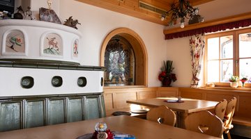 Tisch im Hahnenkammstüberl