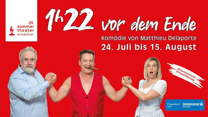 Sommertheater Kitzbühel Werbeplakat für das Sommertheater Kitzbühel mit drei Schauspielern vor rotem Hintergrund.