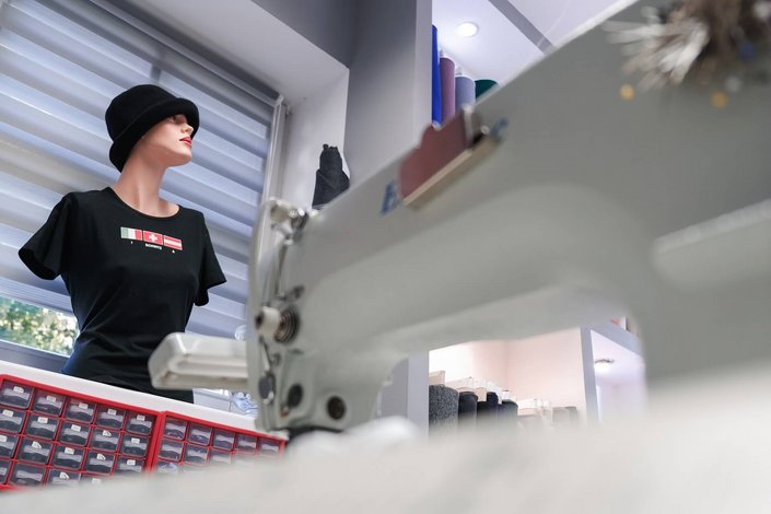 Puppe mit Hut und Tshirt