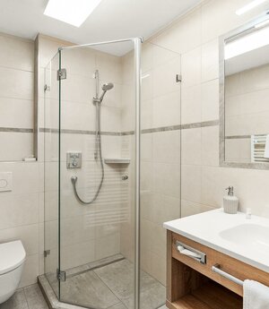 Badezimmer im Einbettzimmer im Jodlbühel