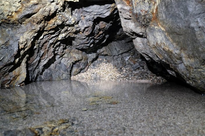 Wasser im Stollen 
