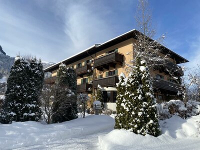 Edelweiss, Hotel
