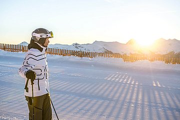 Skifahrer auf Piste 
