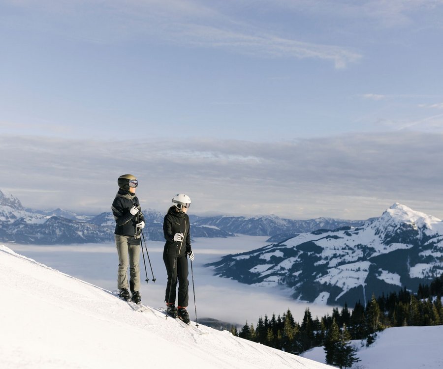 Paar beim Skifahren am Hahnenkamm