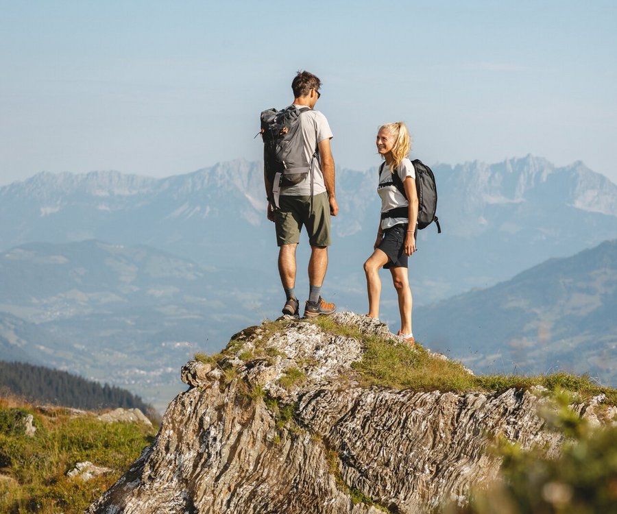 Paar beim Wandern