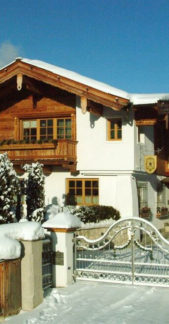 b VILLA KITZ Winteransicht- alt