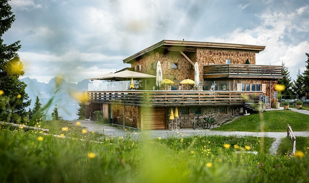 Berghaus Tirol aussen