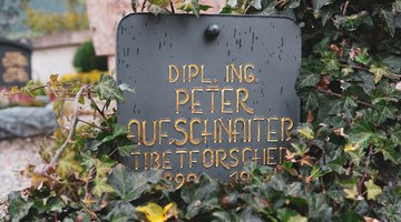 The grave of Peter Aufschnaiter