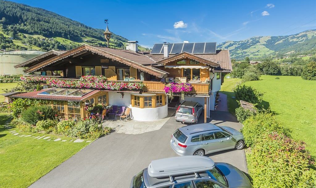 Landhaus Klotz im Sommer mit Panoramablick
