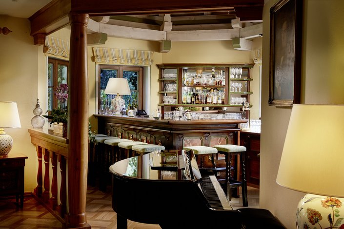 Wine cellar Tennerhof wooden bar stand