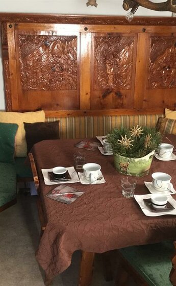 Branderhof_Jochberg_Stube Tisch