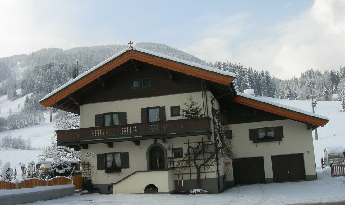 Bergschmied hausansicht Winter