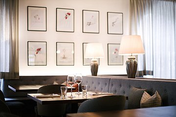 Bilderwand im Restaurant