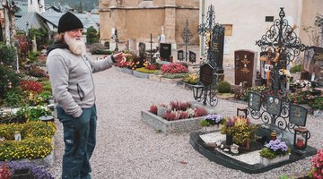 Sigi at a grave