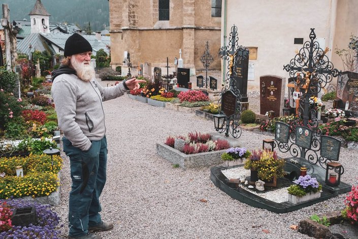Sigi at a grave