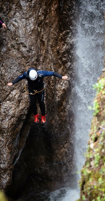 Curlys Canyoning Taxaklamm-31 (1) Curlys Canyoning Taxaklamm-31 (1)