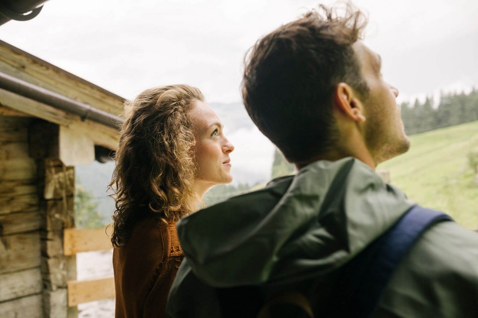 Wanderer genießen Ausblick 