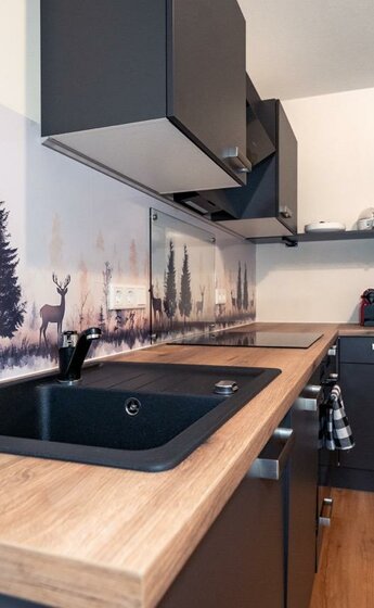 Kitzbühel_DeNi Apt_Küchenschrank Large