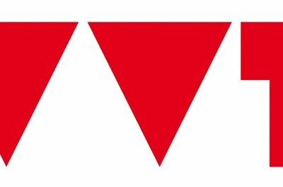 Logo Verkehrsverbund Tirol Rotes Logo des Verkehrsverbund Tirol mit den Buchstaben VVT auf weißem Hintergrund.