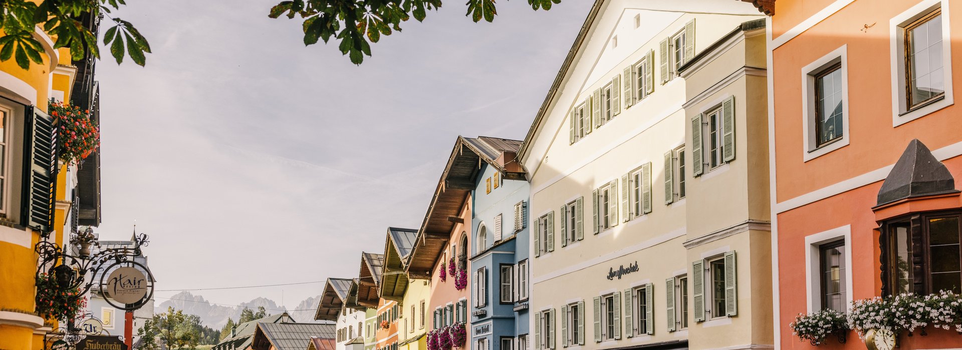 Häuserfassade Kitzbühel