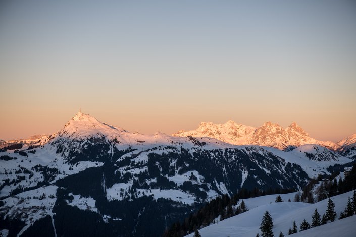 Sonnenlicht auf den Bergen