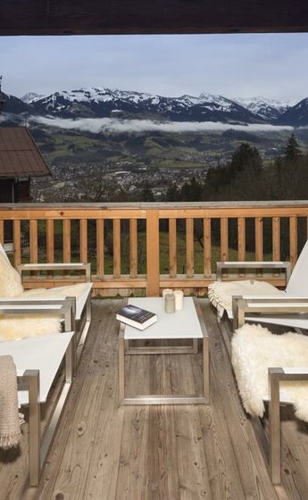 Balkon vor Wohnzimmer