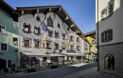 Goldener Greif, Hotel