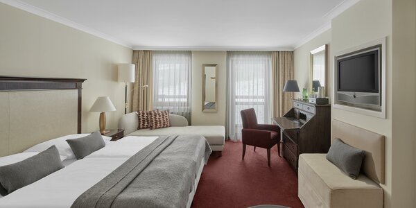 Doppelbettzimmer Classic mit Waldblick Lebenberg Schlosshotel