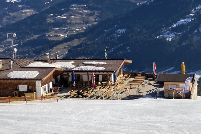 Hütte im Schnee