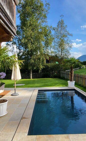 Garten mit Pool