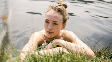 Frau beim Baden im Schwarzsee