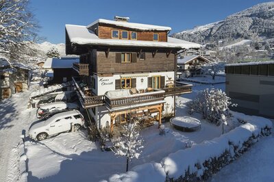 Christl, Haus