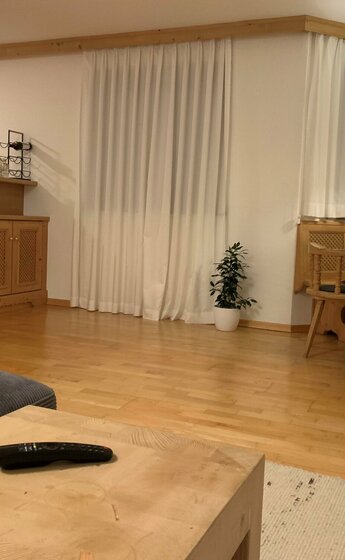 Wohnzimmer & Bar