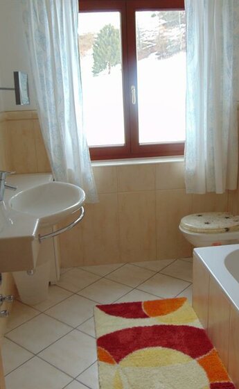 Ap. 1 Badezimmer