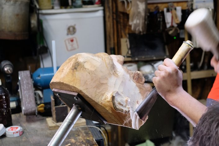 Arbeit an einer Maske