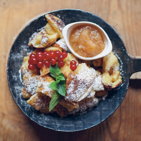 A culinary hike in the mountains at the Bichlalm