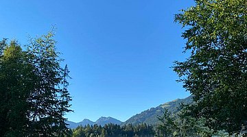 See mit Bergausblick