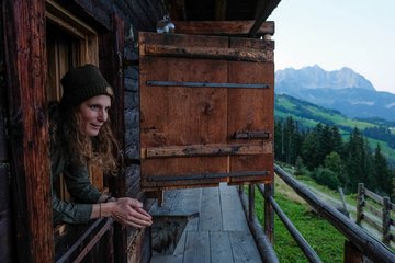 Margarete auf einer Hütte