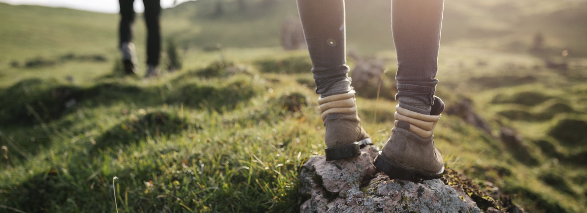 Nahaufnahme von Wanderschuhen