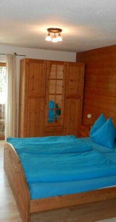 Henntalhof_Kitzbühel_Sommer_Schlafzimmer FeWo1.jpg