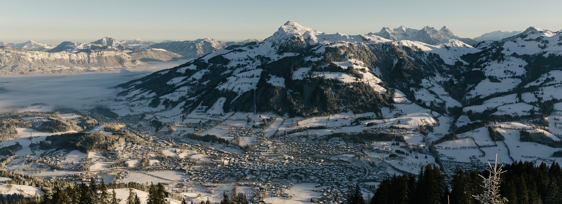 Ausblick auf das Kitzbüheler Horn und die Stadt Kitzbühel