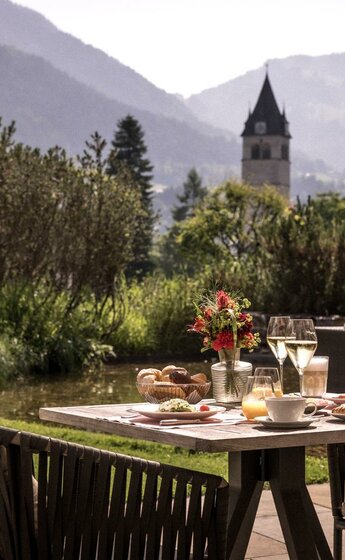 Champagnerfrühstück auf der Terrasse Hotel Kitzhof