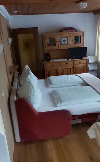 Appartment "Horn" Wohn/ Schlafzimmer 1. Stock