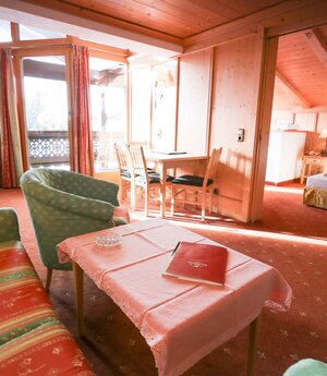 Hotel_Ehrenbachhöhe_Appartment_Rettenstein_Wohnrau