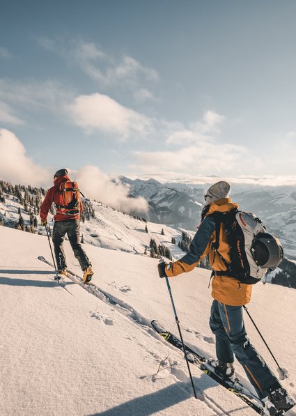 Couple skitouring at the Bichlalm