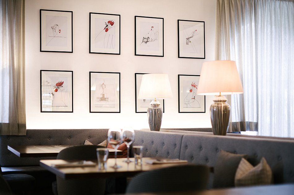 Bilderwand im Restaurant